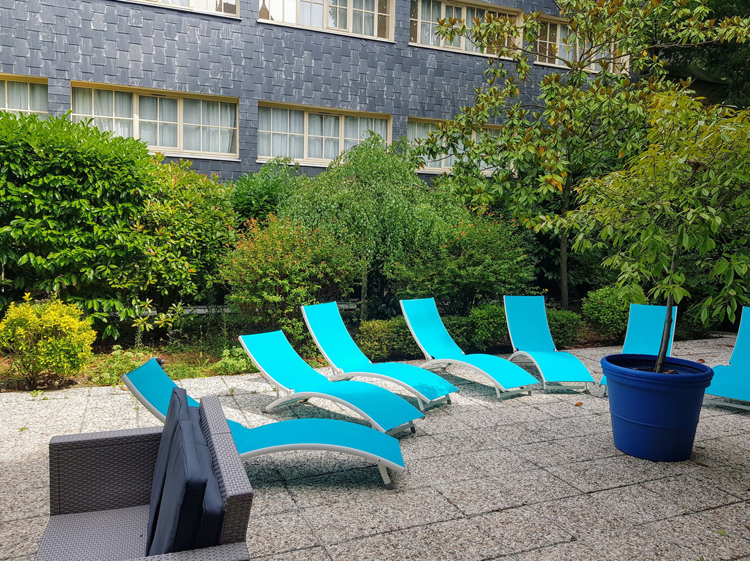 Château Jeanne & The Forest主图