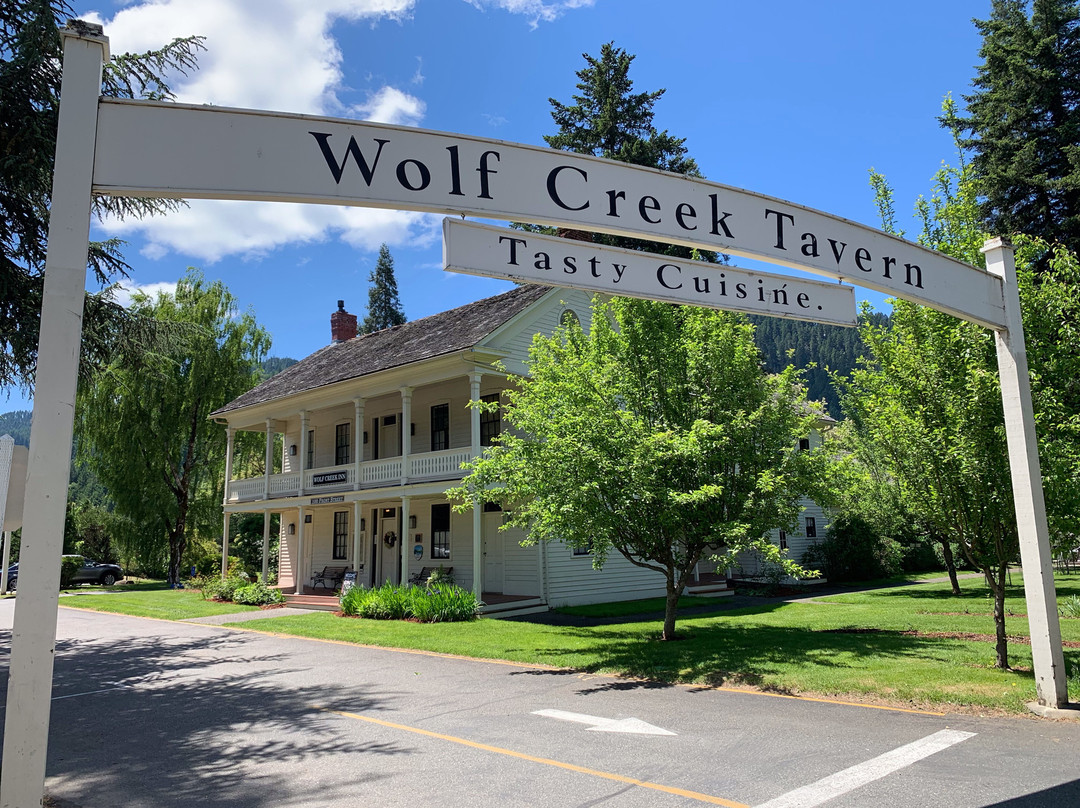 Azalea酒店住宿-Wolf Creek Inn