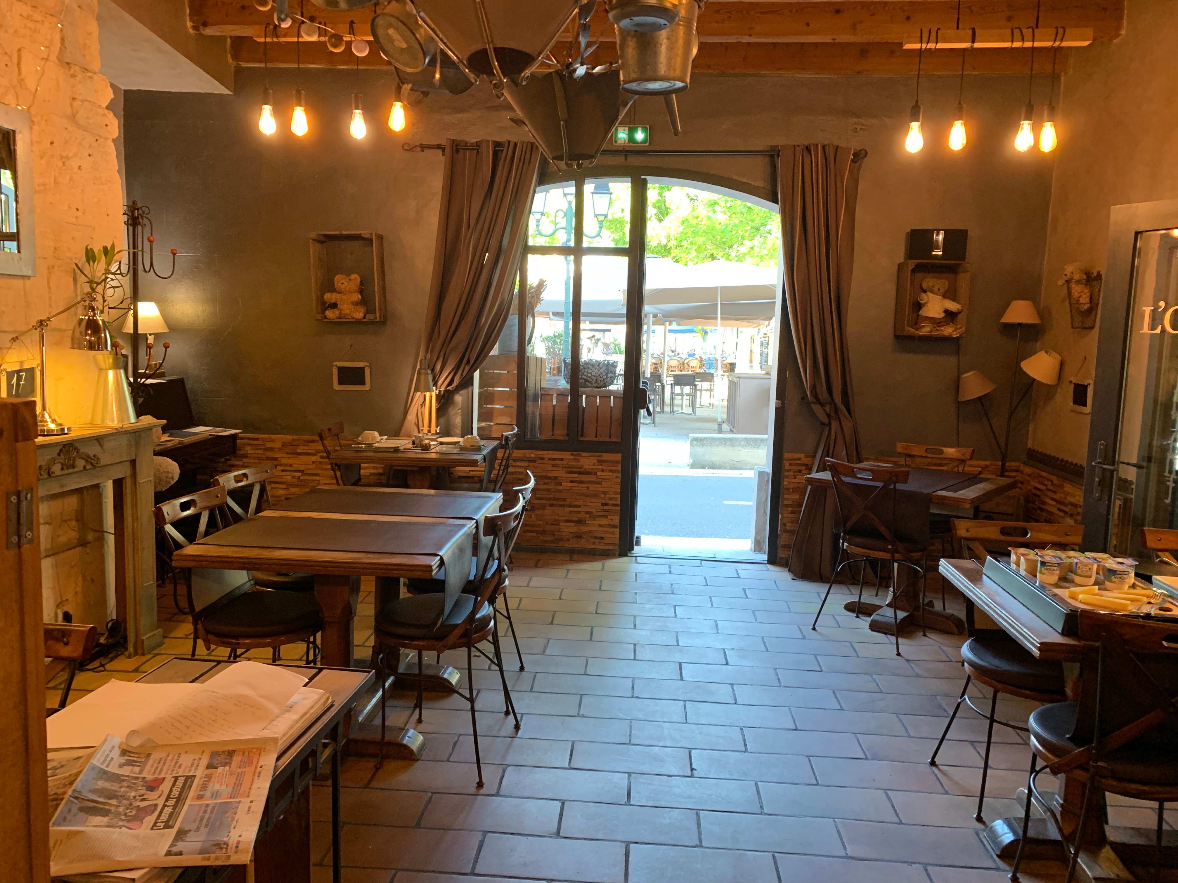 L'Oustaloun-餐饮