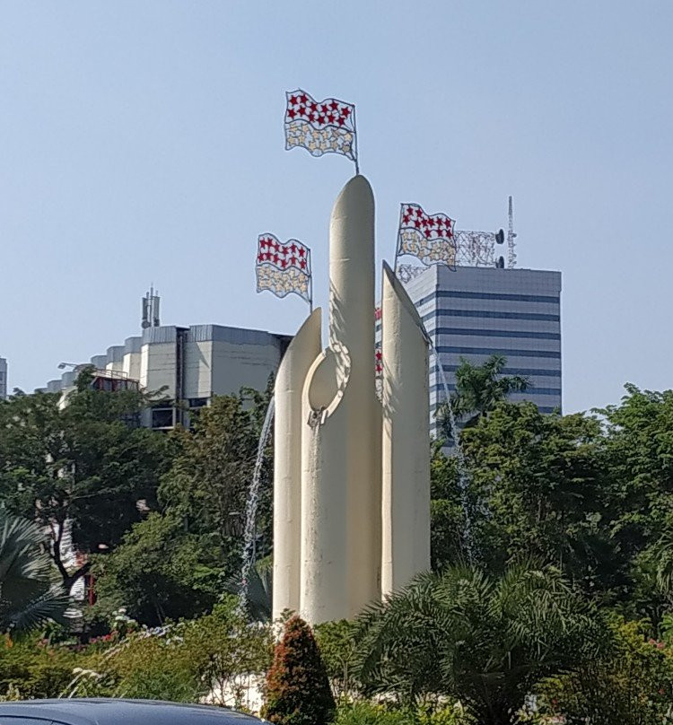 Monumen Bambu Runcing景点图片