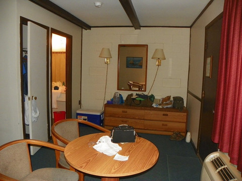 门禁式汽车旅馆主图