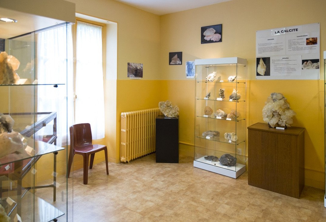 Musee de Mineraux-Bogny sur Meuse必去景点