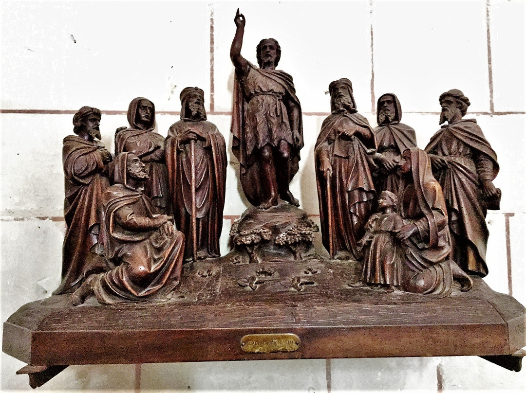 Église Notre-Dame-Lencloitre必去景点