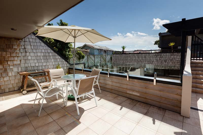 Pioneer Waterfront Apartments主图