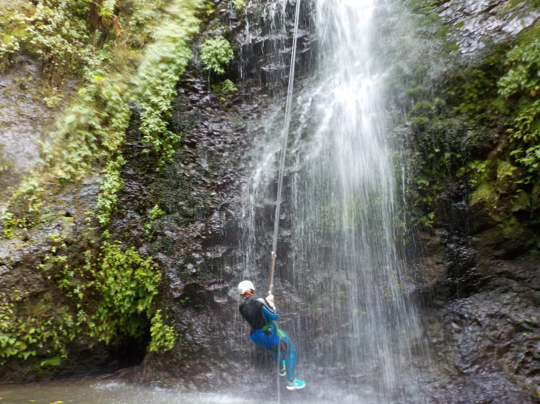 Vert-evad Canyoning-Fonds Saint Denis必去景点