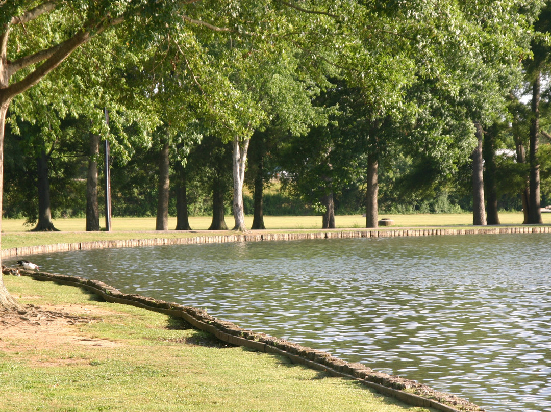Oxford Lake Park景点图片
