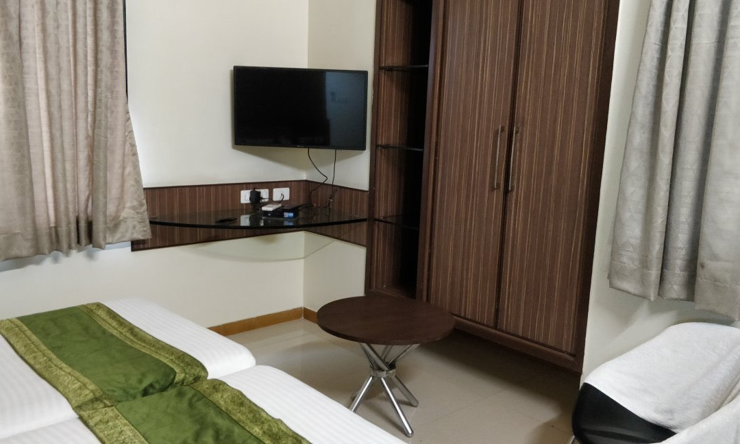 尤拉吉酒店主图