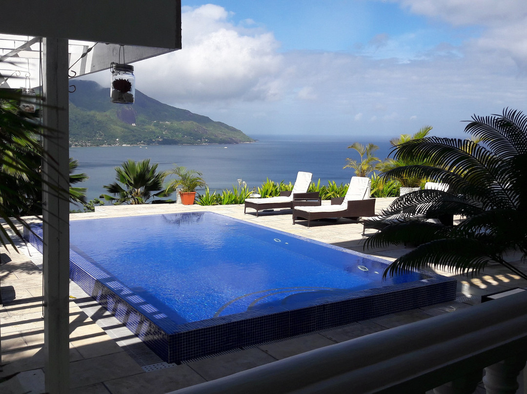 小小爱别墅酒店主图