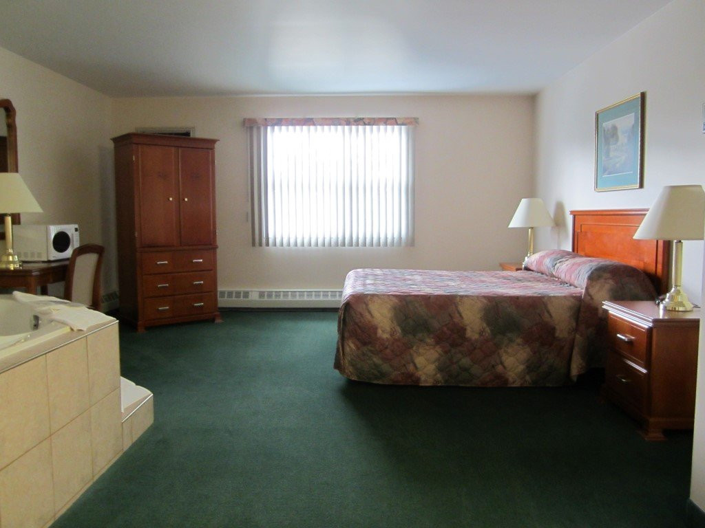 Autumnwood Motel & RV Resort