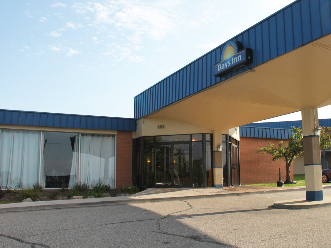 Days Inn by Wyndham St Clairsville主图