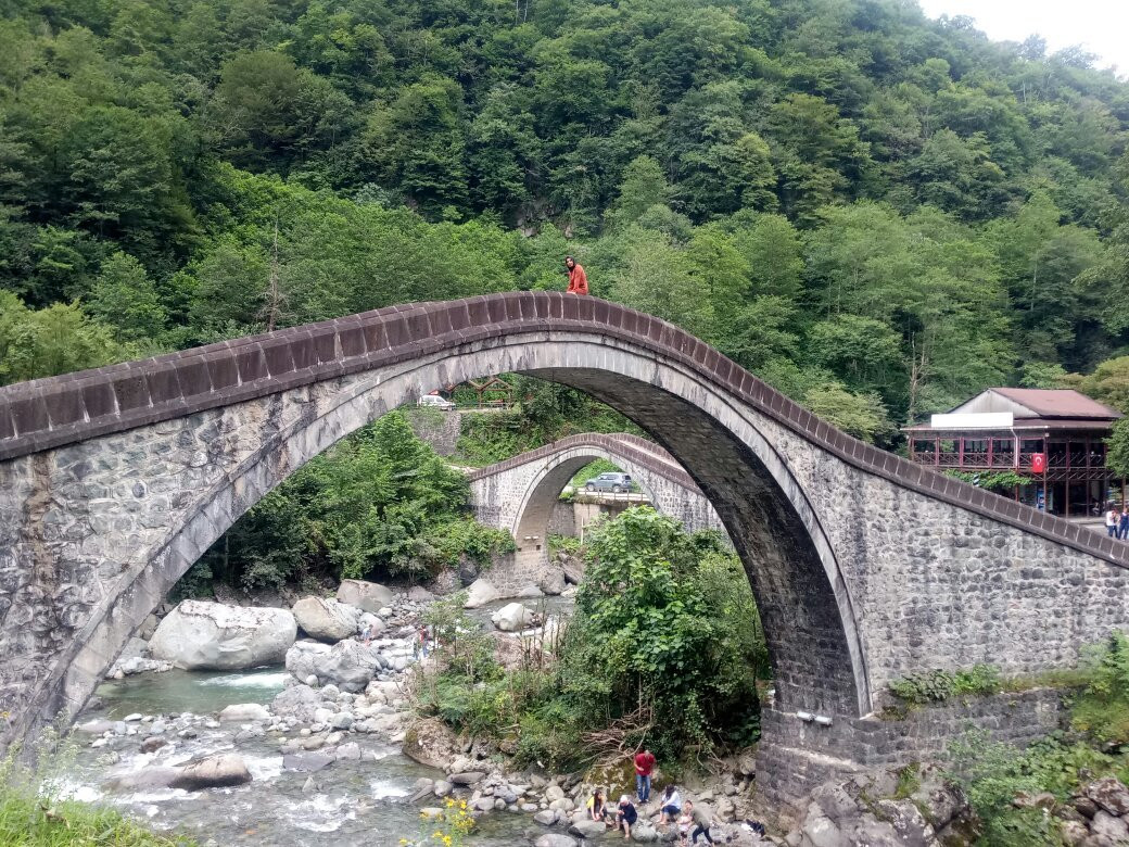 Twin Bridge景点图片