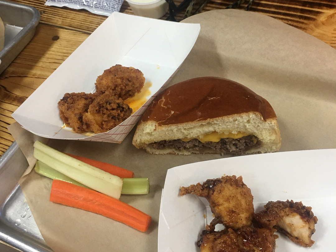 Danielsville餐馆和美食-Wing House Grill