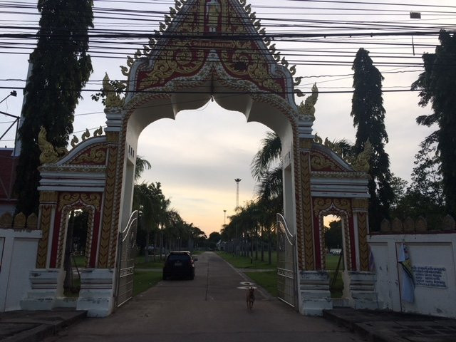 Wat Thepsurin景点图片