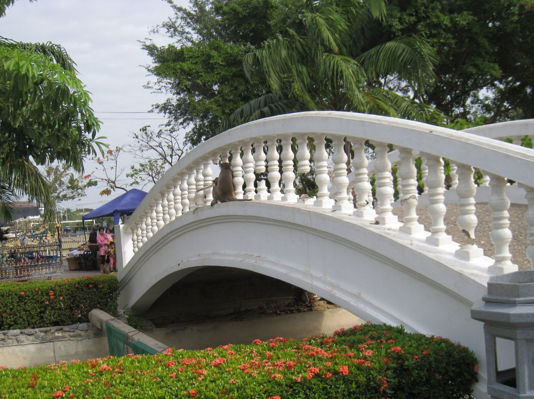 Phetchaburi Provincial City Pillar Shrine景点图片