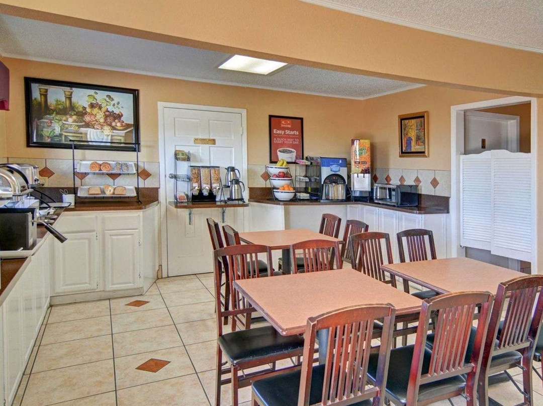 Econo Lodge Decatur Hwy 81主图