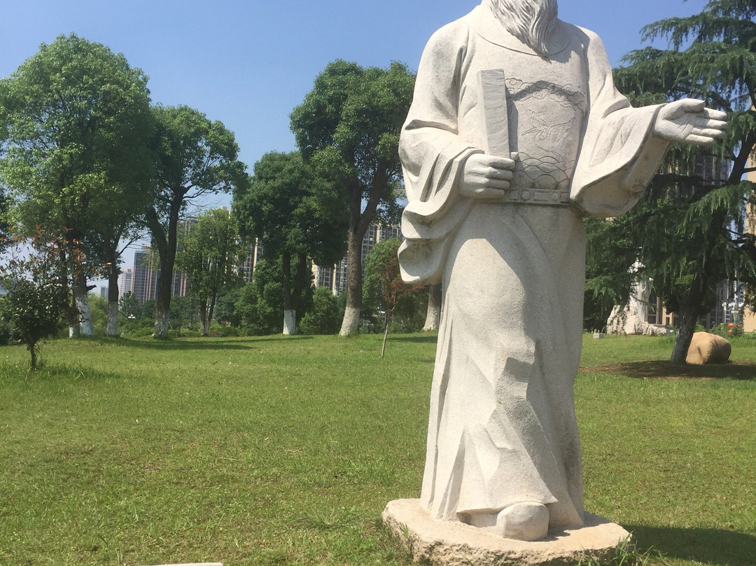 名人雕塑园-抚州市必去景点