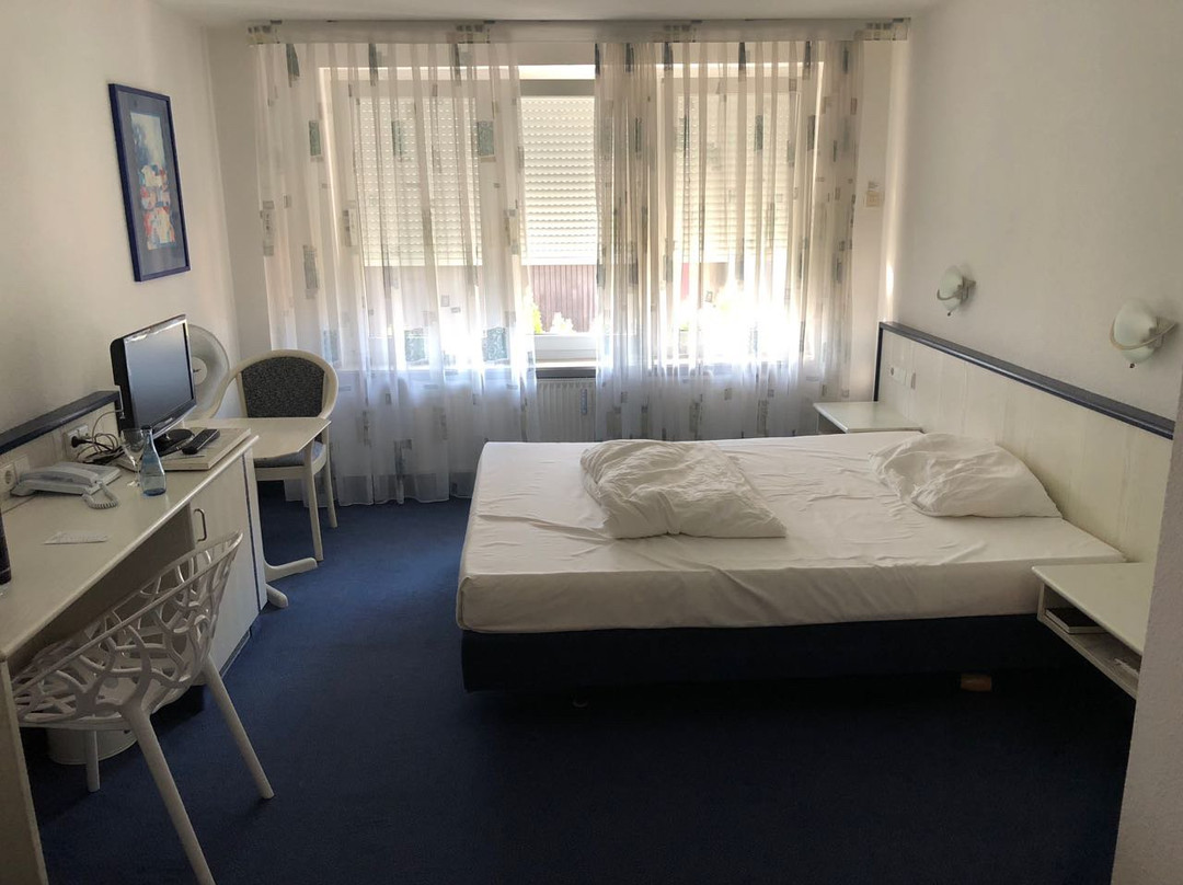 李斯特酒店主图