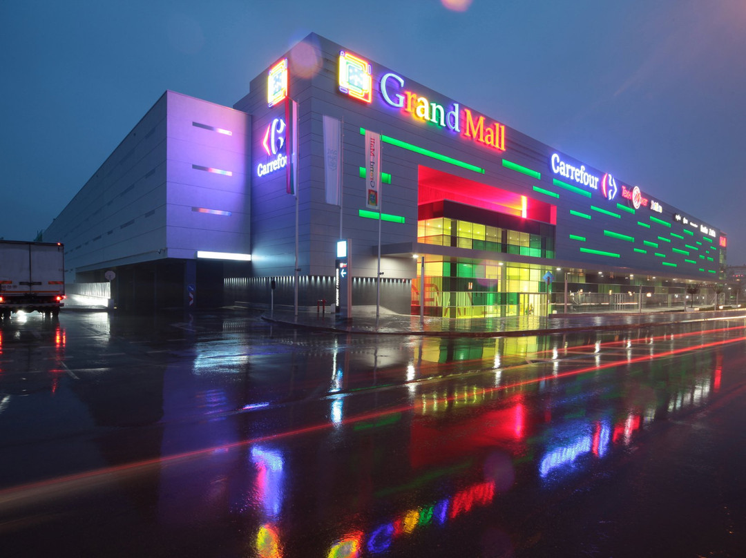 Grand Mall-瓦尔纳必去景点