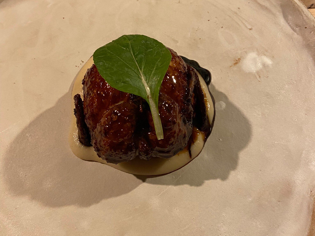 Ant Restaurant & Apartments