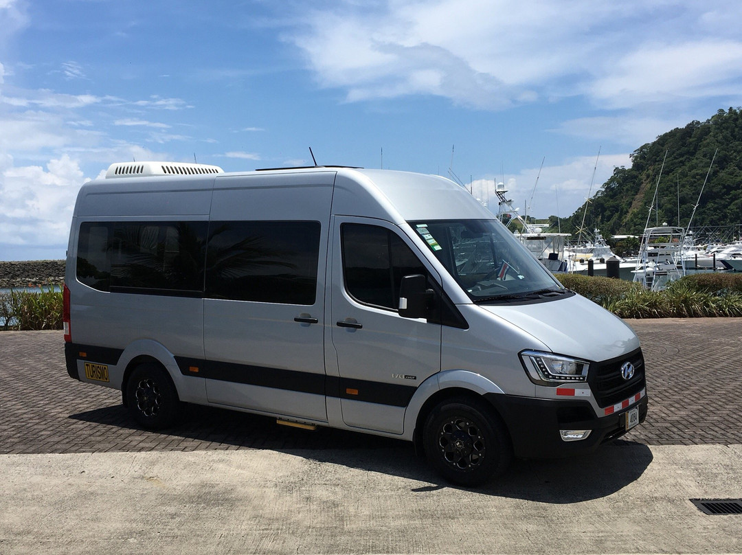 CR Luxury Transport景点图片