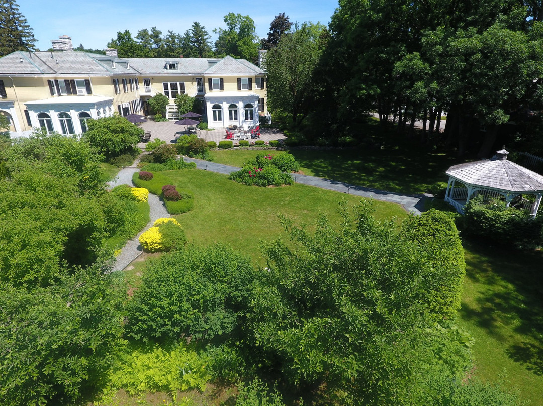 Forest Dale酒店住宿-Lilac Inn