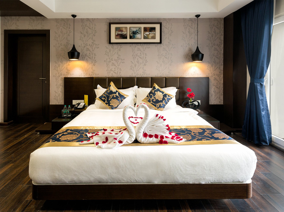 Hotel Saffron Crest