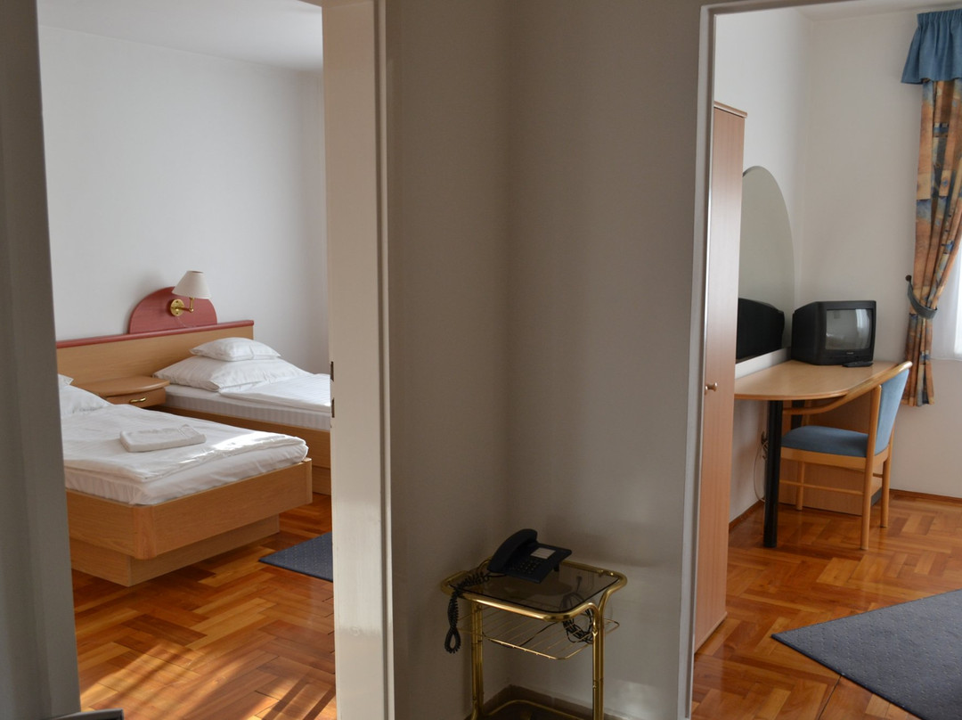 Leier Business Hotel主图