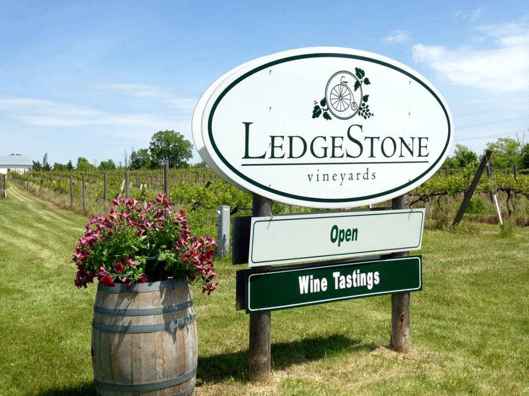 LedgeStone Vineyards-Greenleaf必去景点