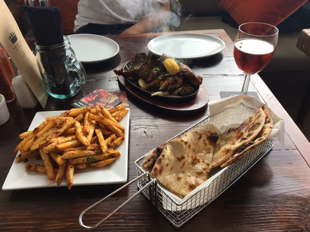 哈罗餐馆和美食-Indian Gastro Kitchen At Kingsfield Arms