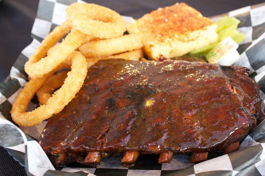 Spofford餐馆和美食-Pit Stop Smoke House