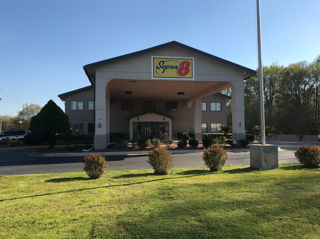 Hope Hull酒店住宿-Super 8 by Wyndham Montgomery I-65