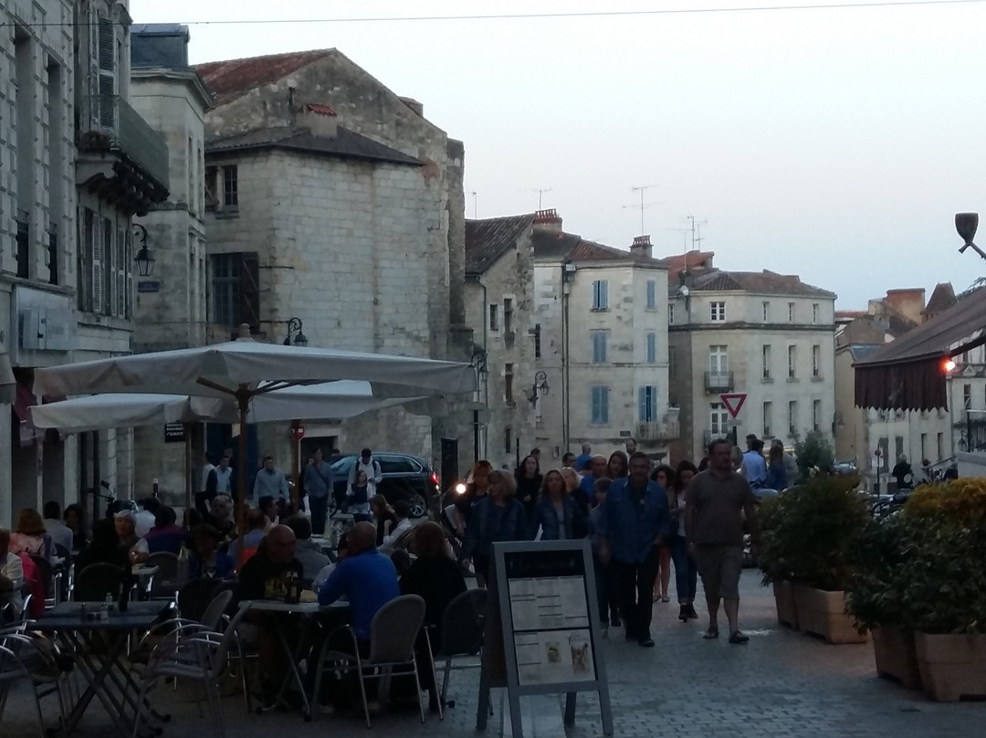 Perigueux Saturday Street Market景点图片