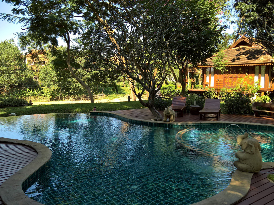 粮仓度假村主图