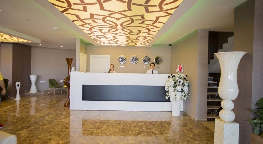 Royal Life Exclusive Hotel主图