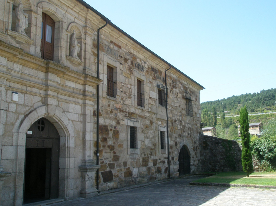 Monasterio de San Miguel de las Dueñas景点图片
