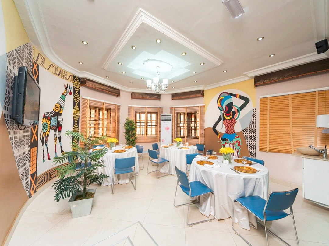 Britannia Hotel & Suites主图