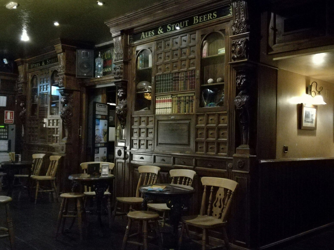 Pub Cafeteria Brown's