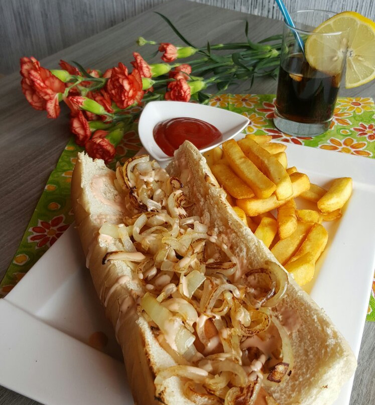 Multyfarnham餐馆和美食-Cafe N4 You