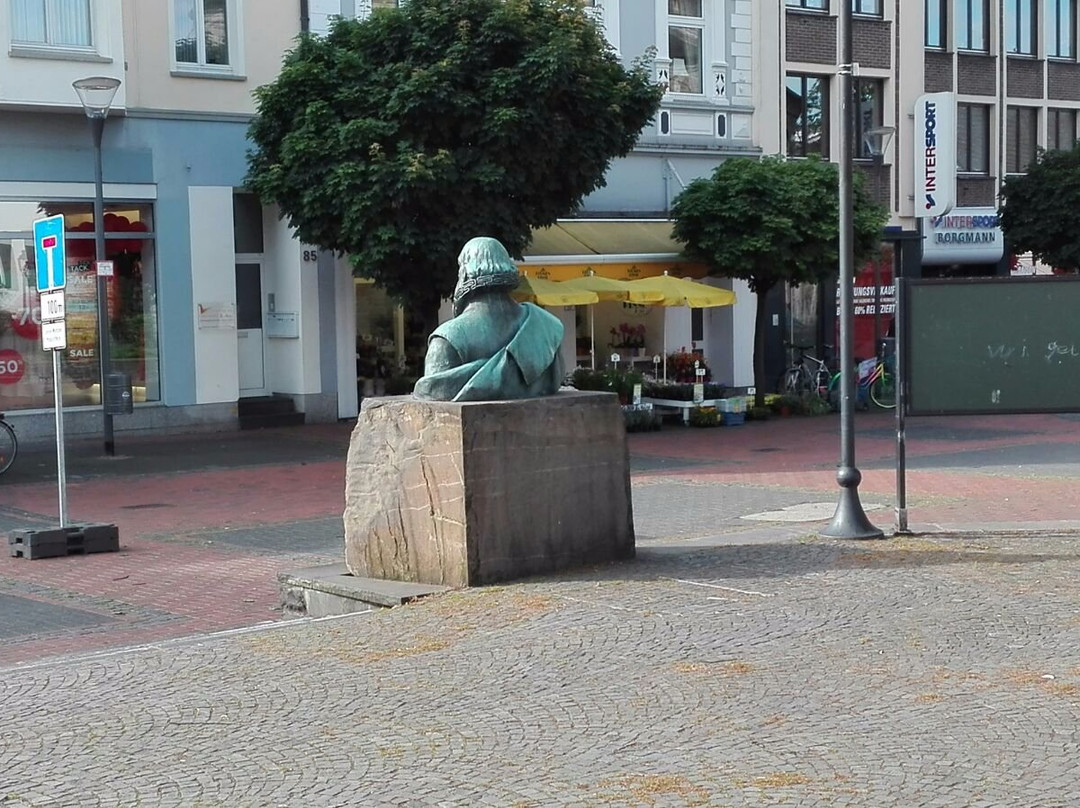 Bust of Wilhelm Fabry-希尔登必去景点