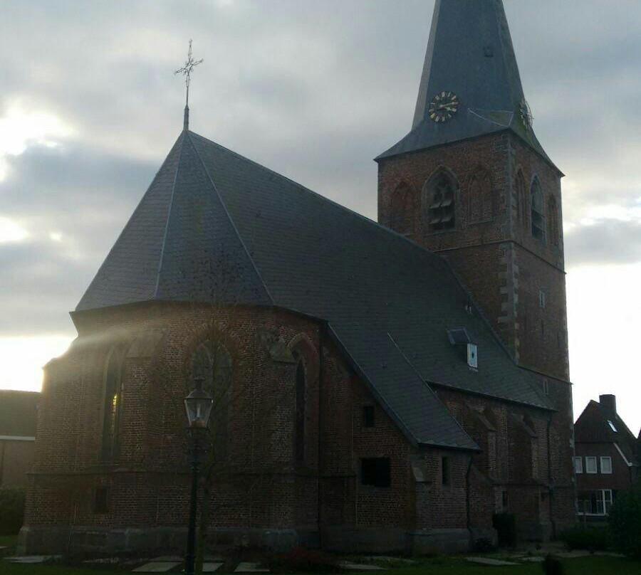 De Oude Kerk-Borne必去景点
