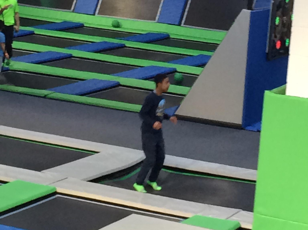 MegaJump Trampoline Park景点图片