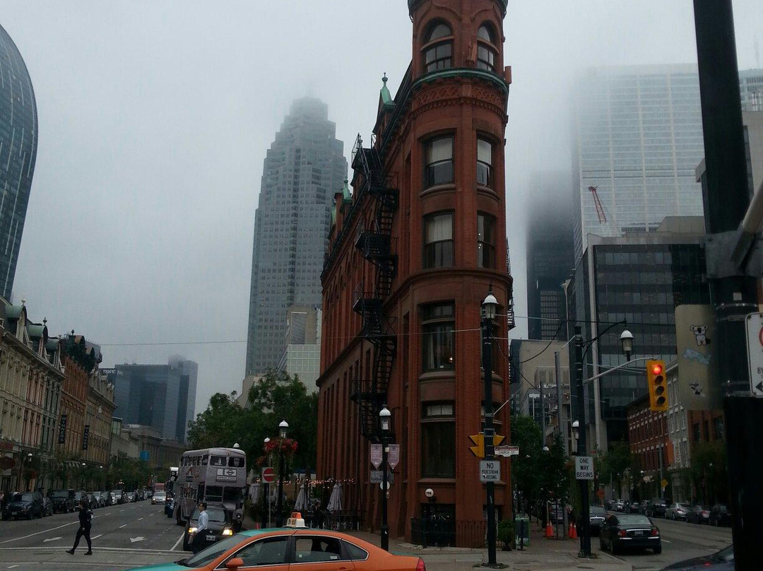 熨斗大楼-多伦多必去景点