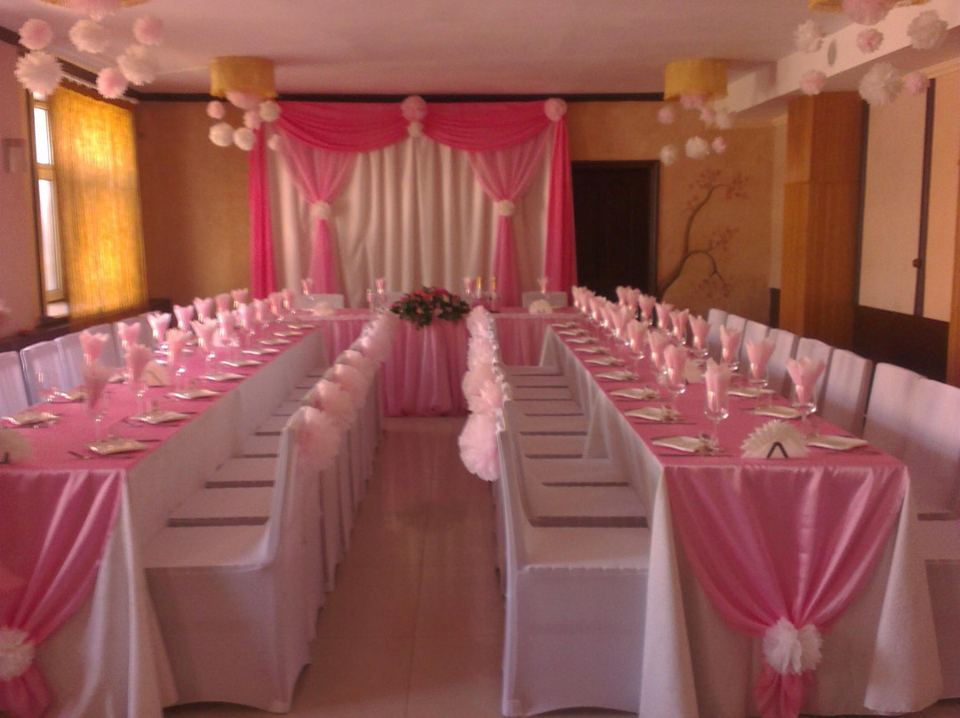 Ugdan餐馆和美食-Restaurant Zhemchuzhina Vostoka