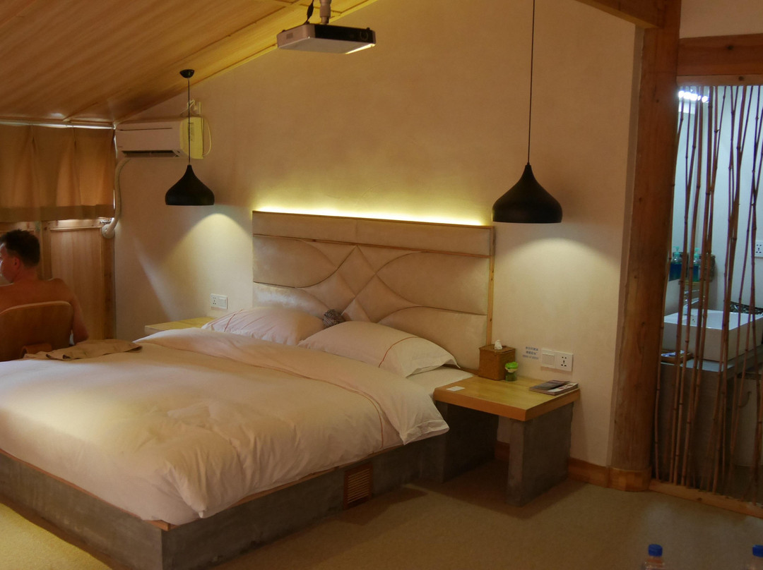 肇兴青定阁景阁主图