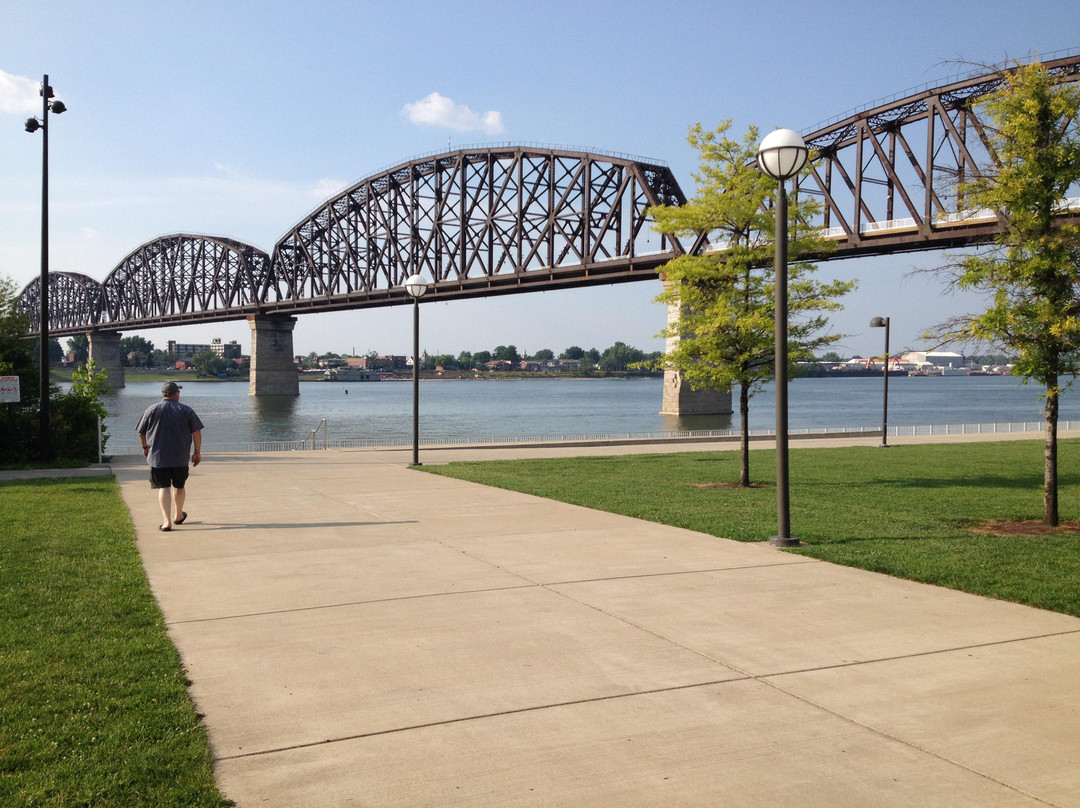 The Big Four Bridge-路易斯维尔必去景点