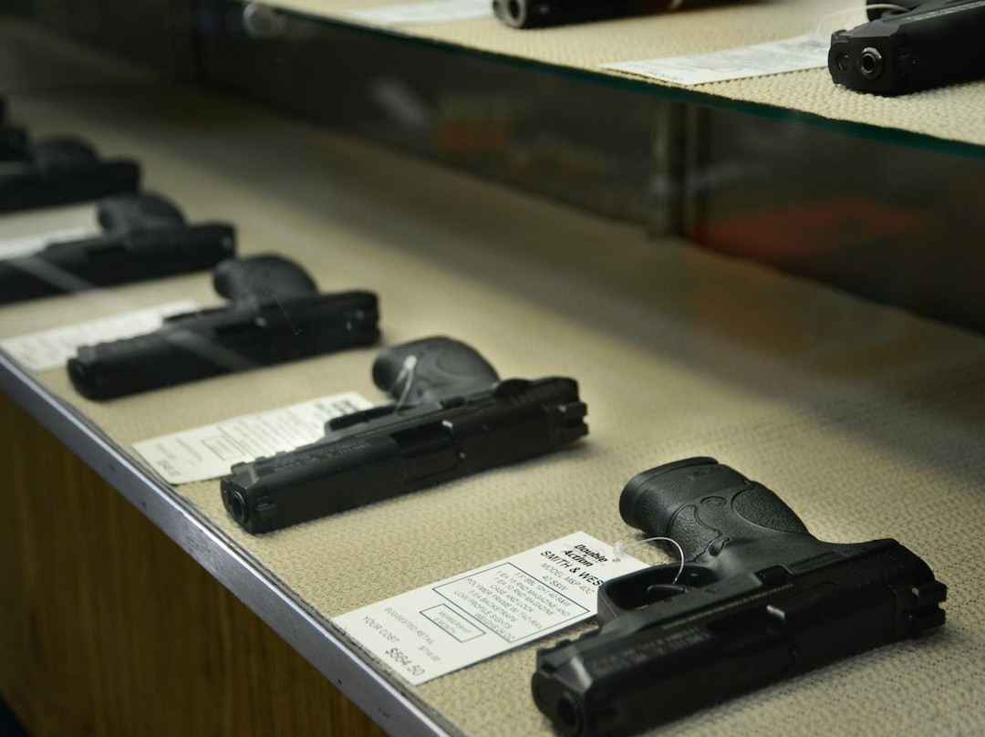 Double Action Indoor Shooting Center & Gun Shop-Madison Heights必去景点