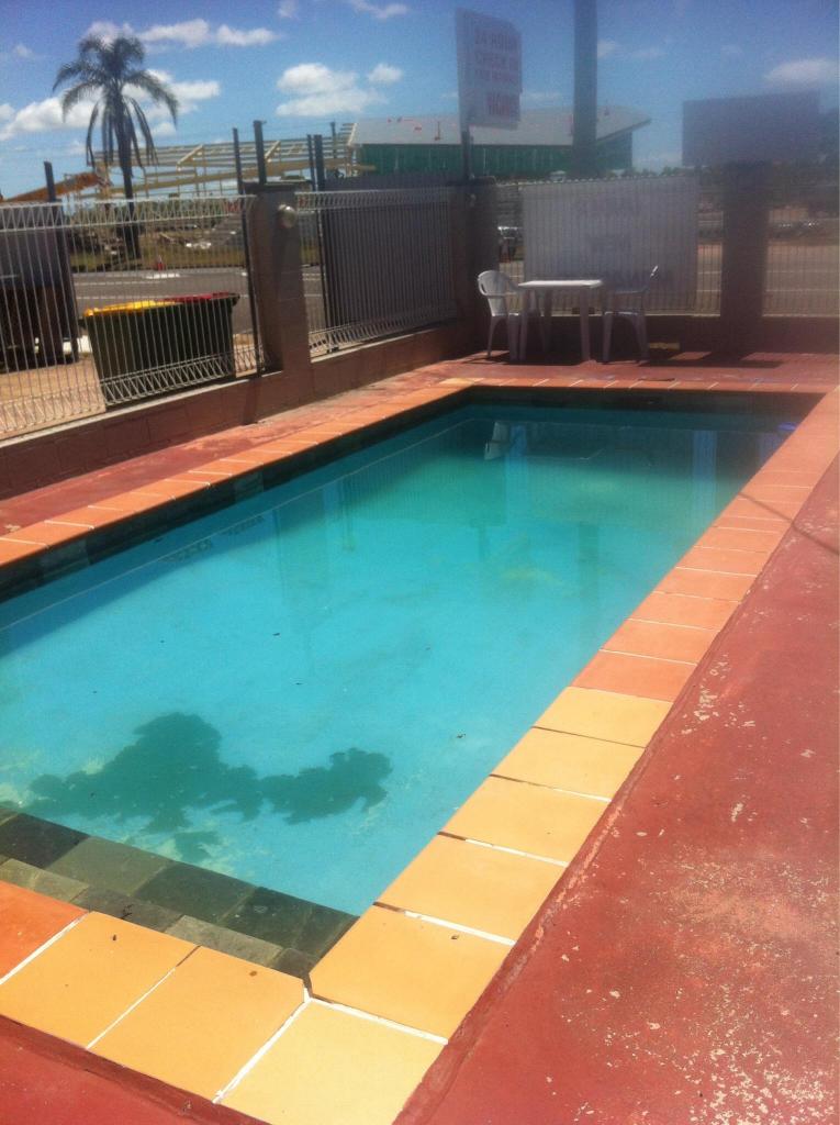 Plantation Park Motor Inn-泳池