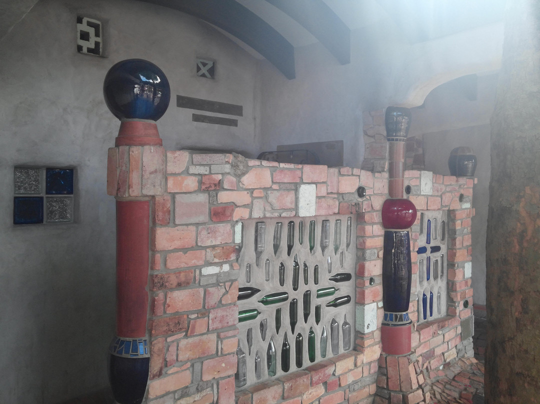 Kawakawa Public Toilets by Hundertwasser景点图片