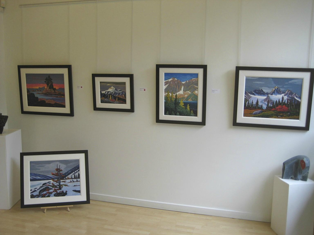 Madrona Gallery景点图片