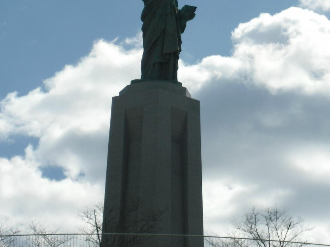 Statue of Liberty Replica-伯明翰必去景点